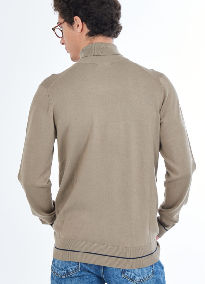 maglia collo alto uomo 2