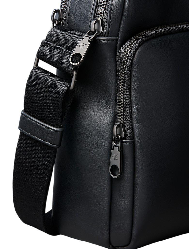 BorsaUomo-CalvinKlein-Teoremamoda.shop…